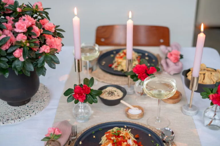 Afbeelding bij artikel: Fleur je Valentijnstafel op met de Gentse Azalea